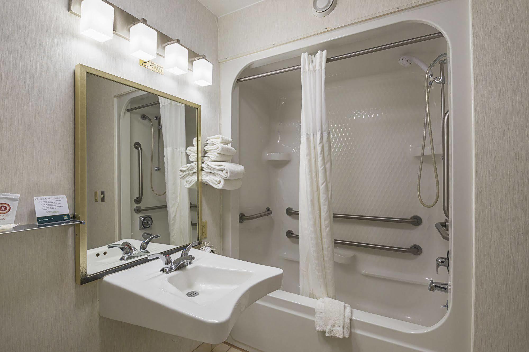 Quality Inn Waverly Εξωτερικό φωτογραφία