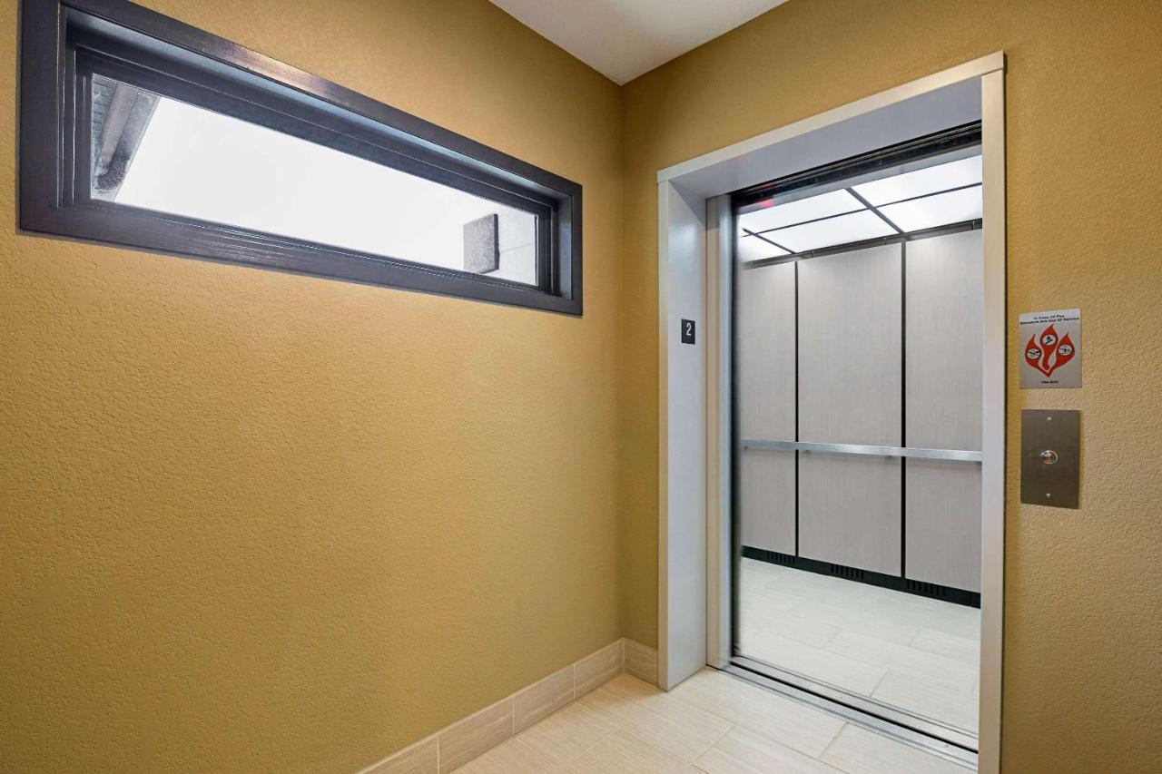 Quality Inn Waverly Εξωτερικό φωτογραφία