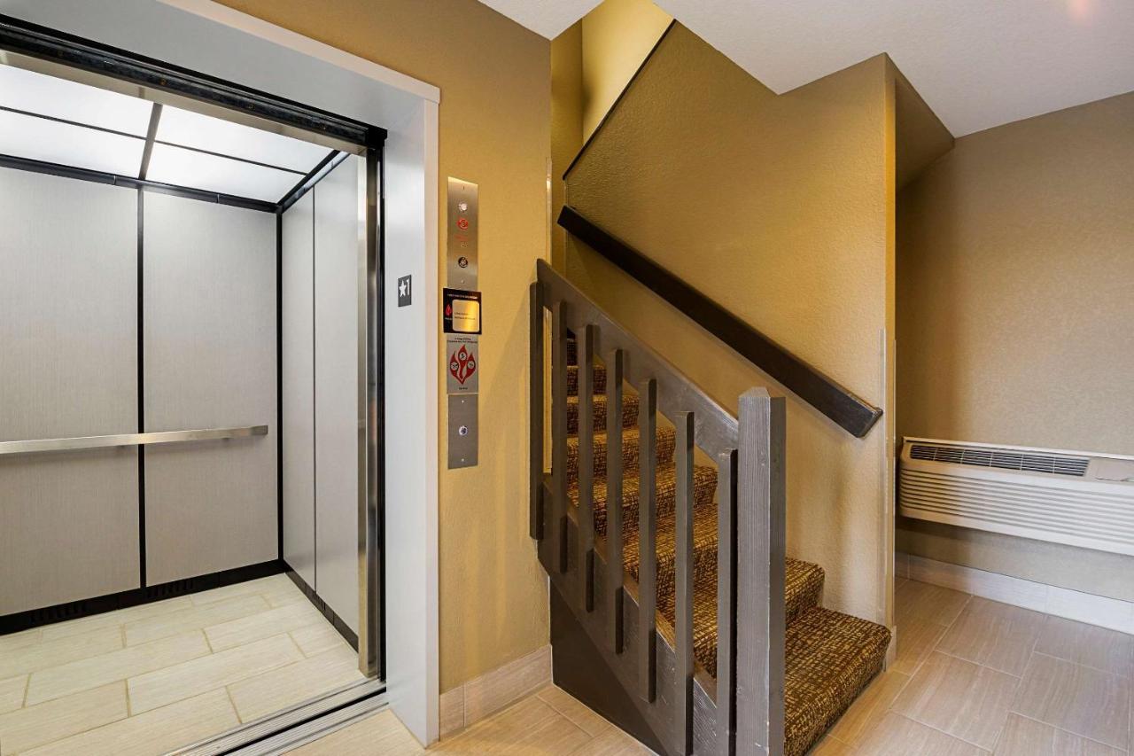 Quality Inn Waverly Εξωτερικό φωτογραφία