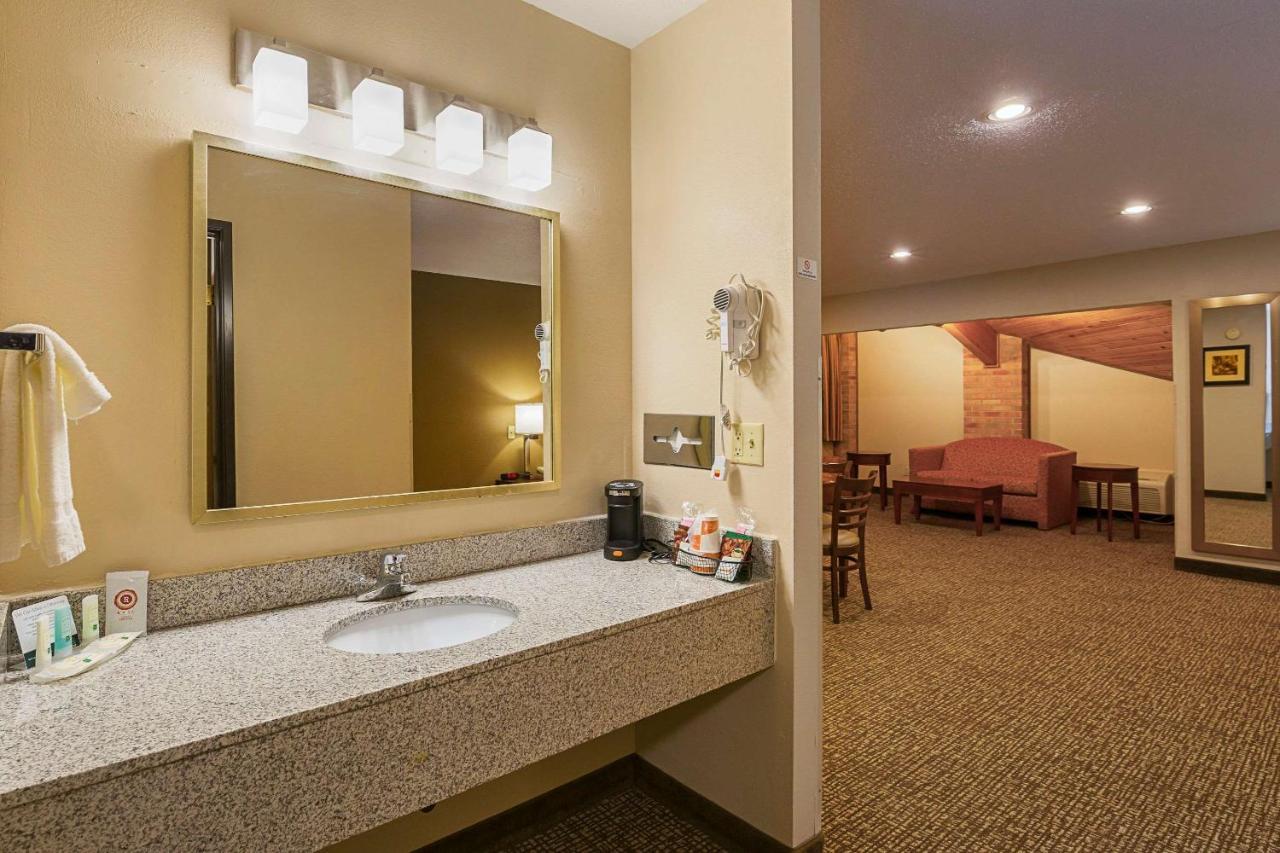 Quality Inn Waverly Εξωτερικό φωτογραφία